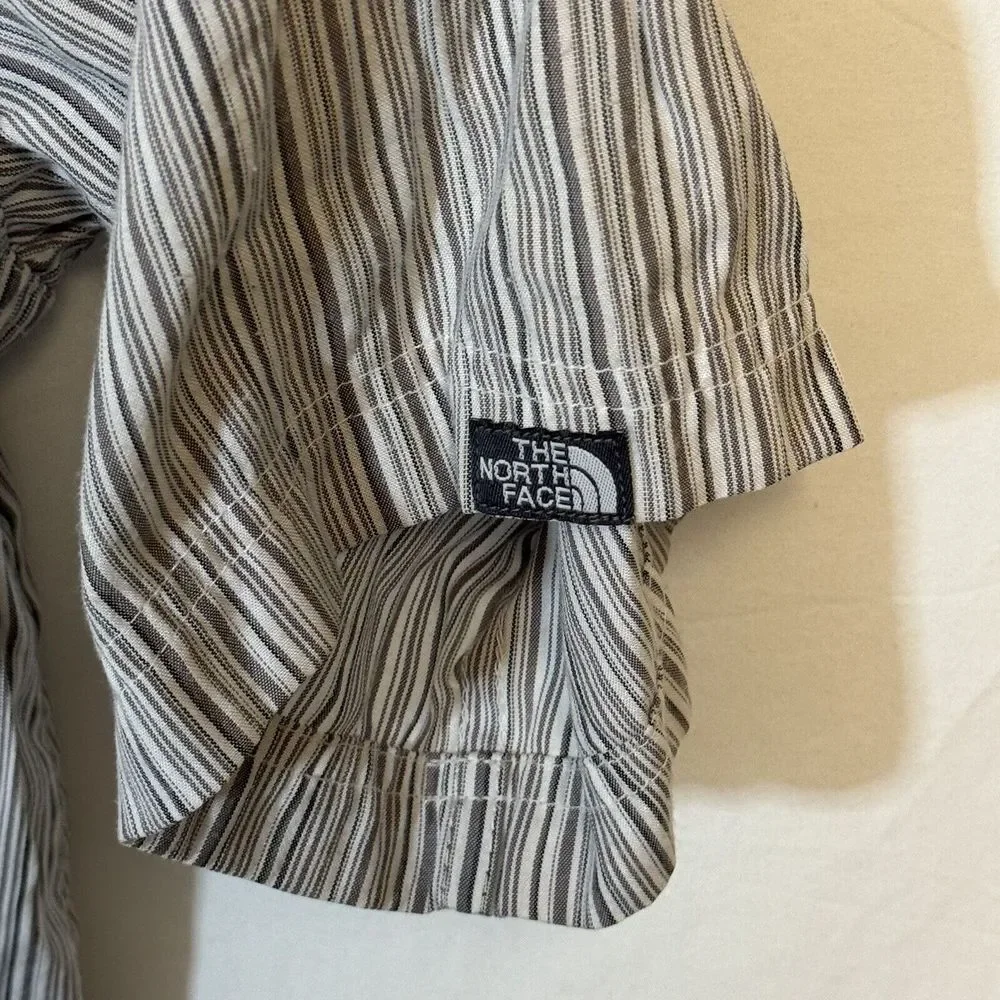 The North Face‎ Men's XL Gray Striped Short Sleeve Hiking Outdoor Button Shirt